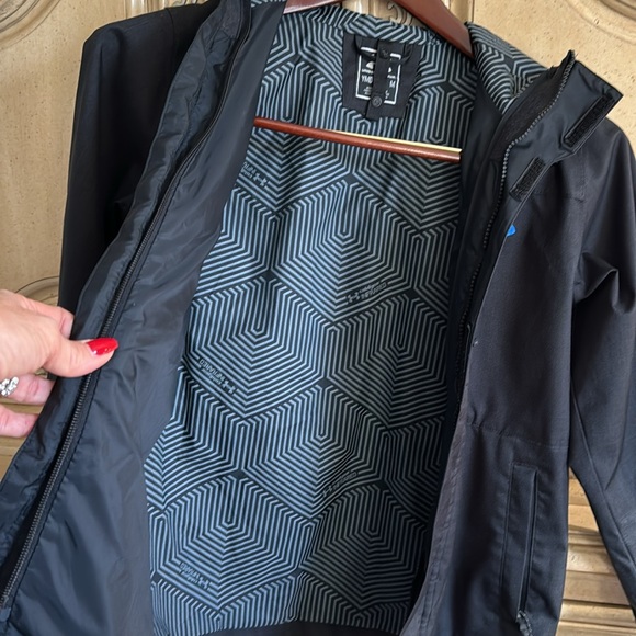 COPY - UnderArmour youth winter jacket - Picture 5 of 6